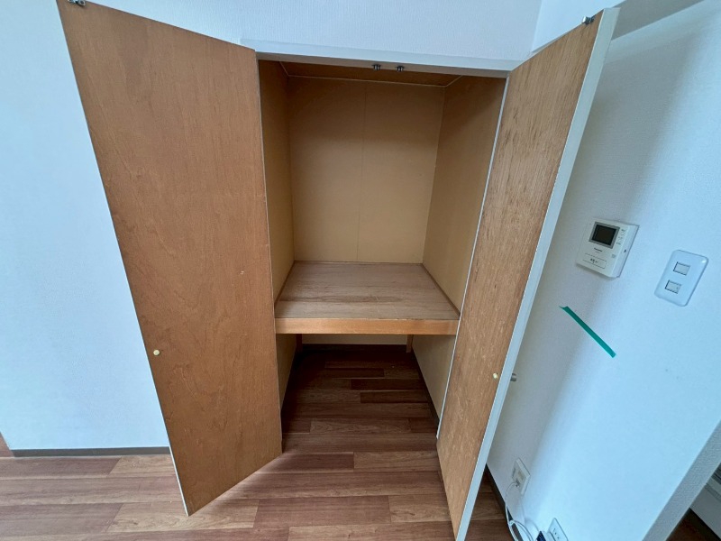 収納　寝室の収納です。部屋がすっきり片付きます。