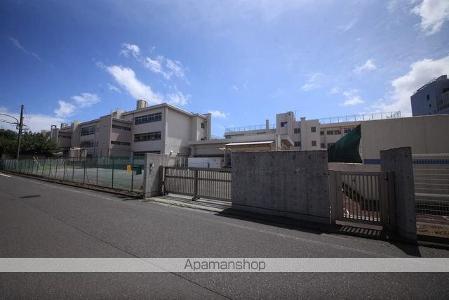 小学校　八王子市立由井第一小学校特別支援学級（小学校）まで135m