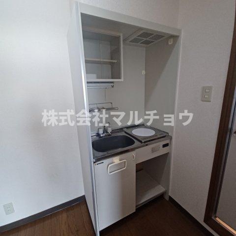 キッチン　コンパクトなキッチンで掃除もラクラク