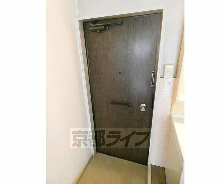 その他設備　しっかりとしたドア。