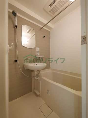 バス・シャワールーム　別部屋の参考写真です