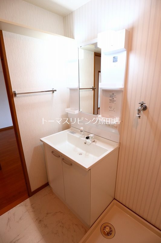 洗面設備　同型参考写真