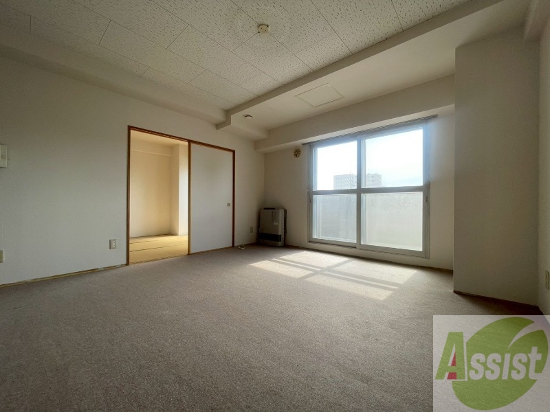 居室・リビング　広くてキレイなお部屋が広がっていて、充実した生活が送れそう。