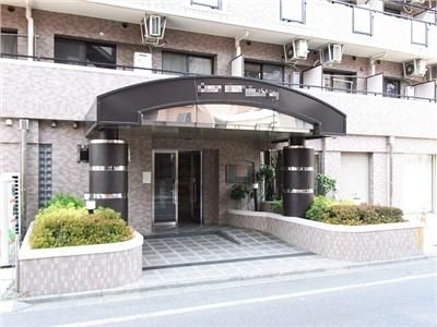 エントランス　綺麗なエントランスがお出迎えしてくれます。