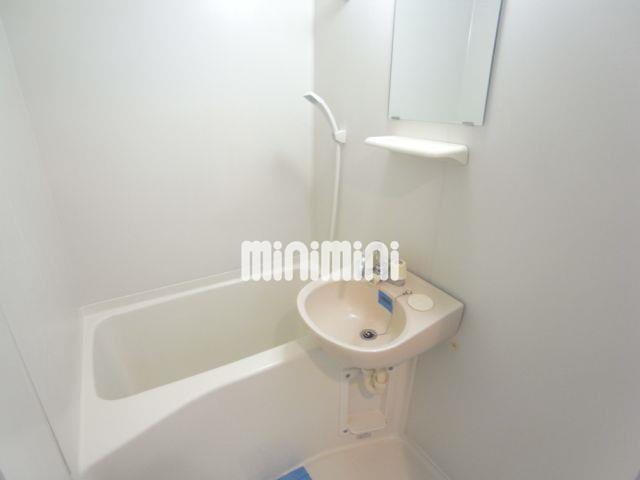 バス・シャワールーム　トイレと別なので入浴しやすいですよ。