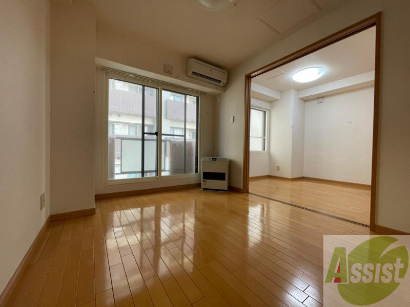 居室・リビング　明るいお部屋は気持ちよく過ごせそうですね。