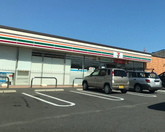 コンビニ　セブンイレブン 名古屋かの里3丁目店（コンビニ）まで200m