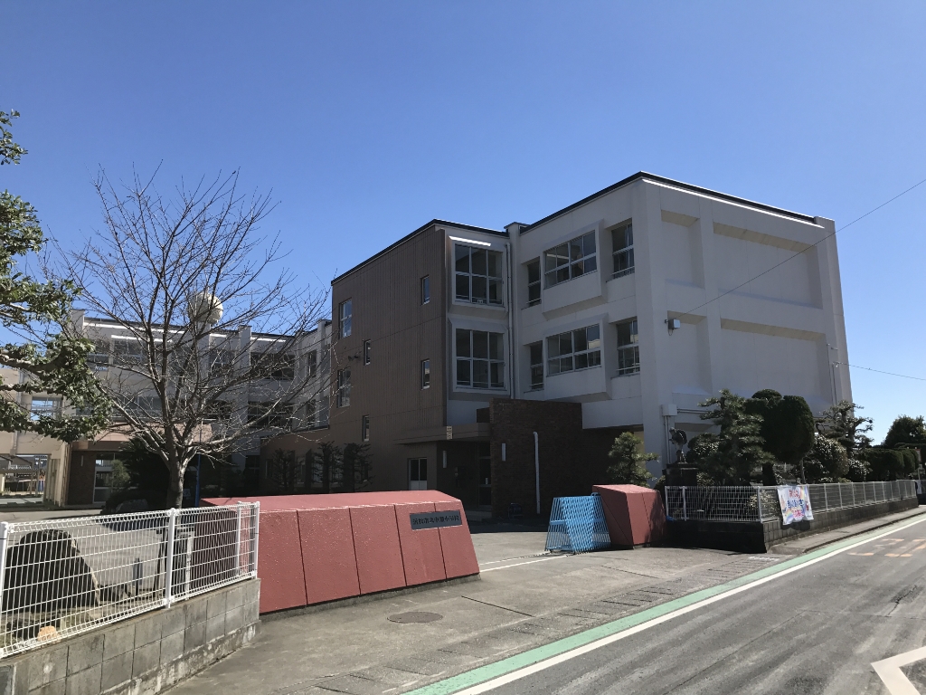 小学校　浜松市立中瀬小学校（小学校）まで689m
