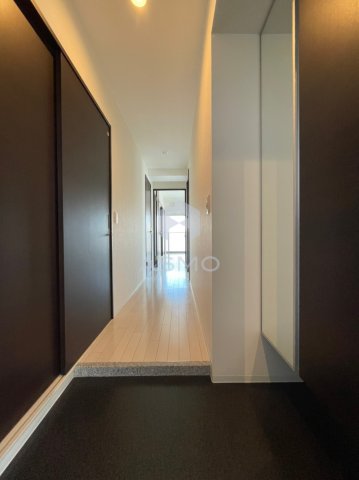 玄関　同マンション別部屋　参考写真