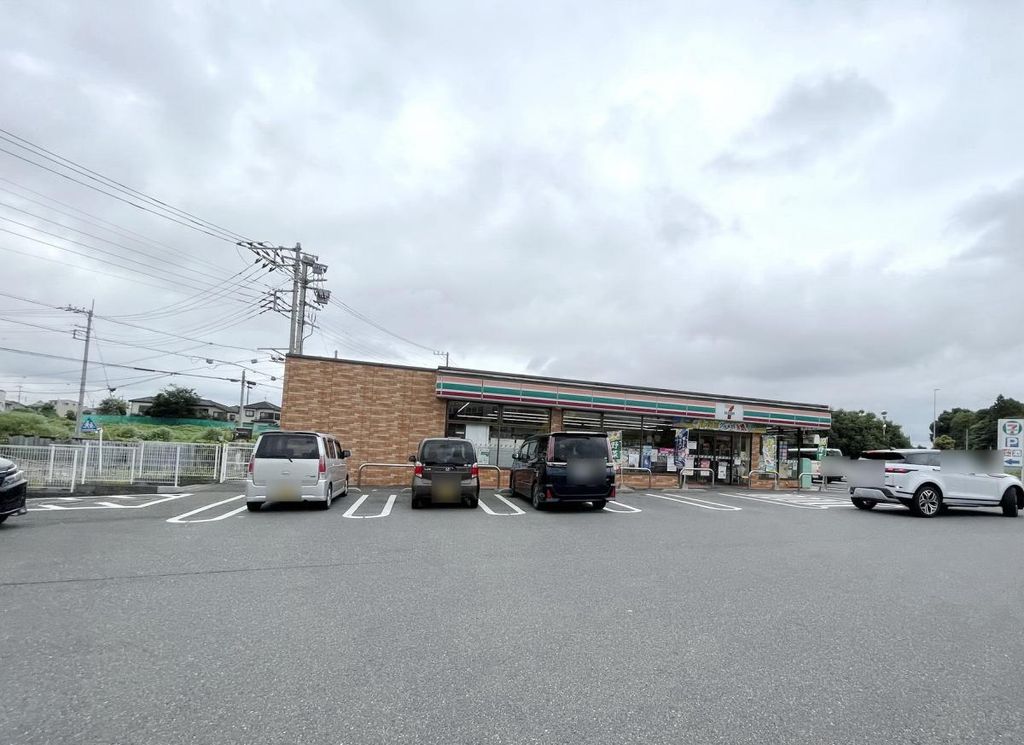 コンビニ　セブンイレブンさいたま中尾緑島店（コンビニ）まで300m