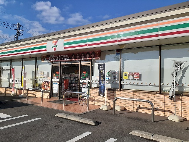 コンビニ　セブンイレブン宇都宮岩曽東店（コンビニ）まで700m