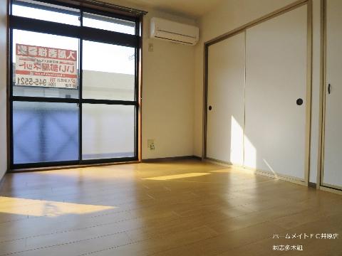 居室・リビング　６帖（南西）