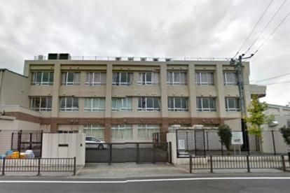 小学校　日野市立平山小学校（小学校）まで189m