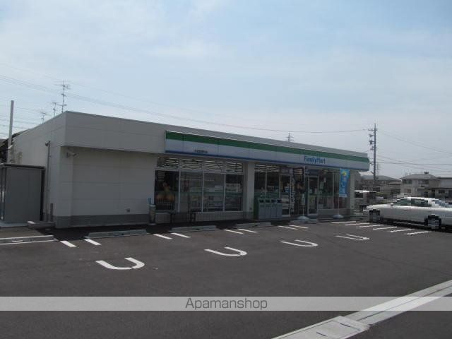 コンビニ　ファミリーマート（コンビニ）まで1449m