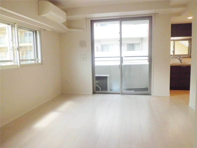 居室・リビング　開放感のあるゆったりとしたお部屋です♪