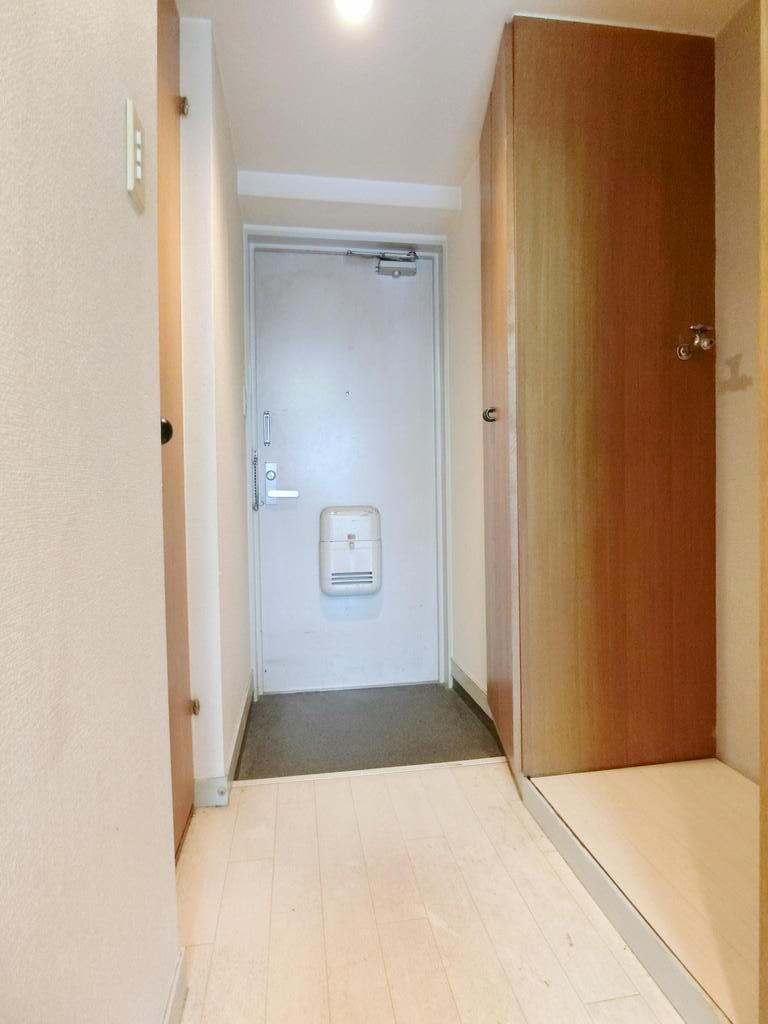 プロス世田谷の玄関写真