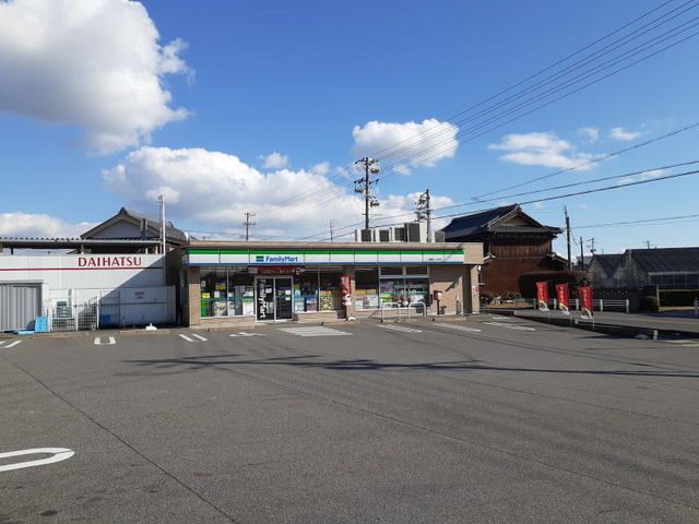 コンビニ　ファミリーマート西幡豆上大坪店（コンビニ）まで1000m