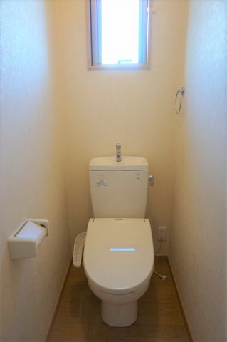 ＪＲ白新線 東新潟駅 徒歩12分 2階建 築20年のトイレ写真