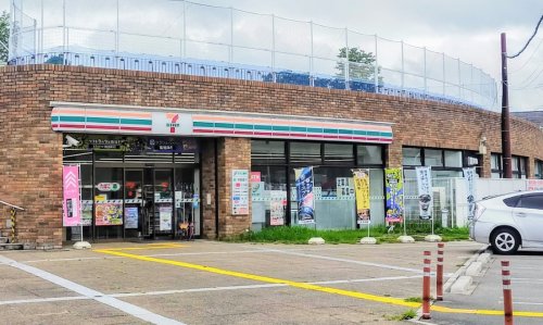 コンビニ　セブンイレブン 精華町光台店（コンビニ）まで329m