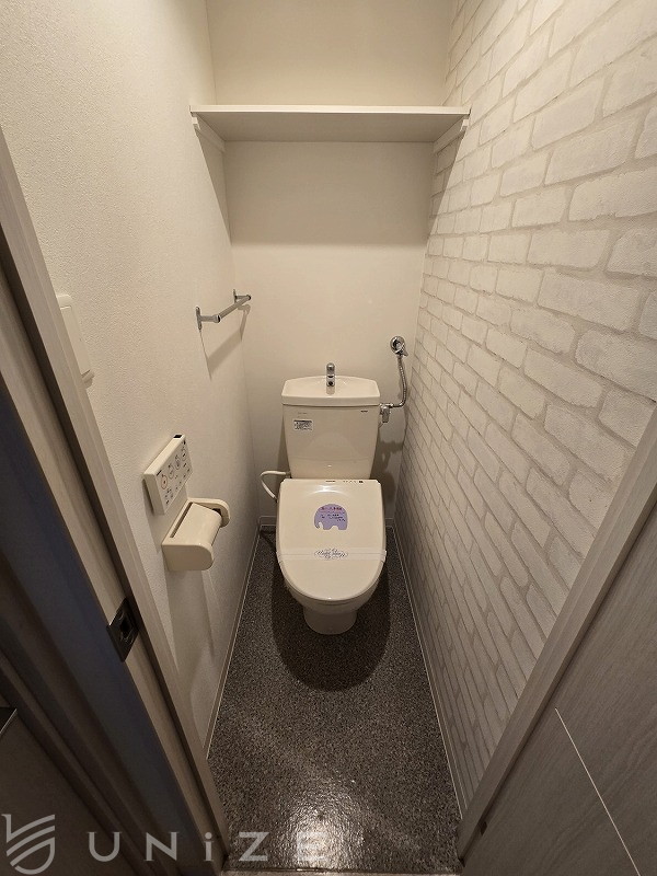 地下鉄南北線 平岸駅 徒歩7分 4階建 築11年のトイレ写真