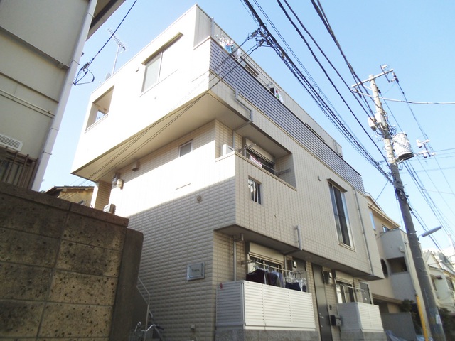 建物外観　軽量鉄骨造です！