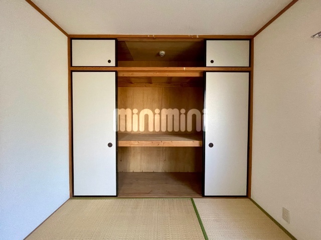 収納　天袋完備の和室収納です