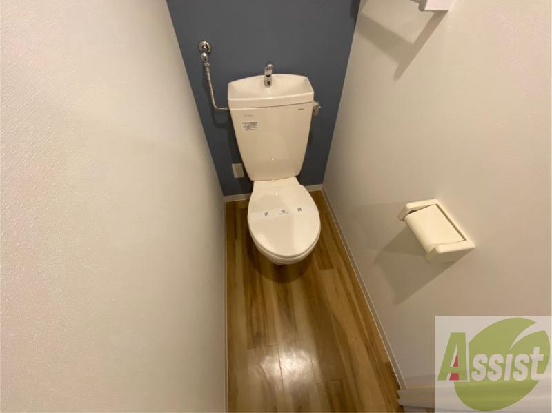 トイレ　こちらはトイレです。清潔感があり、安心して使用できます。