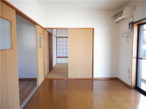 花輪住宅A・Bの居間写真
