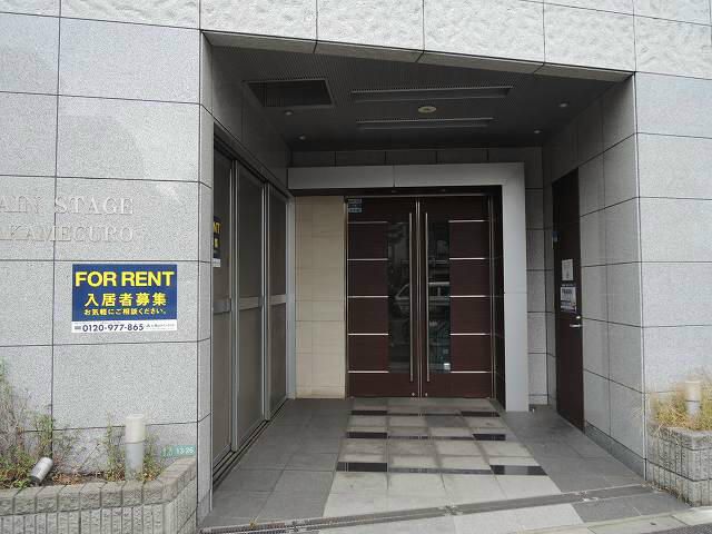 エントランス　落ち着いたエントランスです