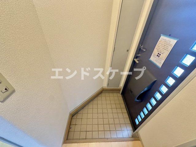 ＪＲ上越線 群馬総社駅 徒歩53分 2階建 築33年の玄関写真