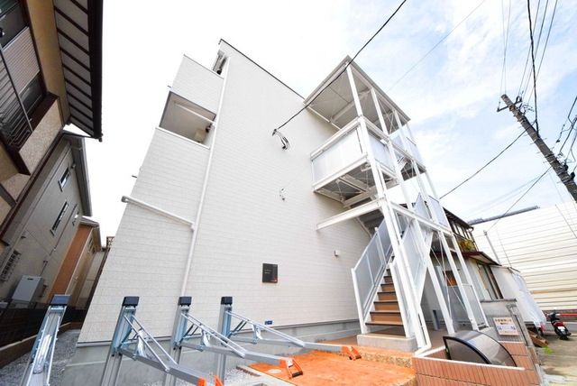 建物外観　駅徒歩7分　ＳＥＣＯＭ完備
