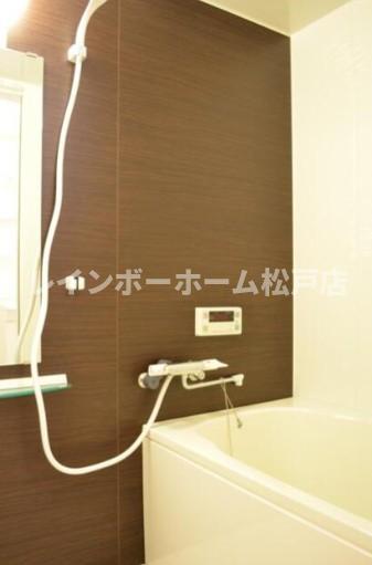 バス・シャワールーム　お風呂で日々の疲れを落としましょう