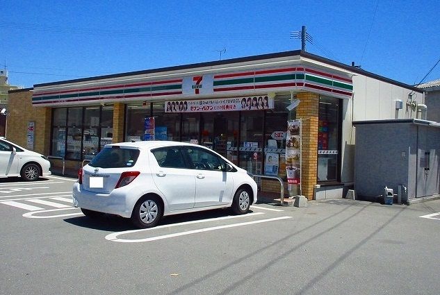 コンビニ　セブンイレブン（コンビニ）まで1100m