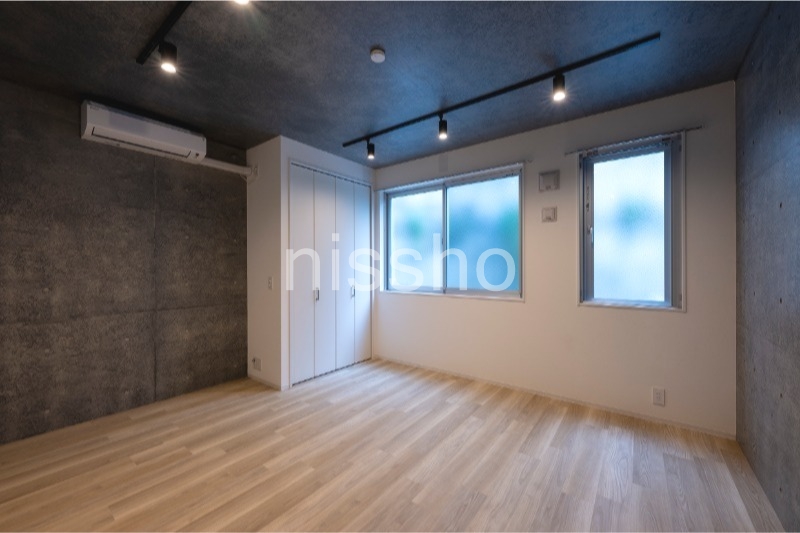 家政ハイツ八番館の居間写真