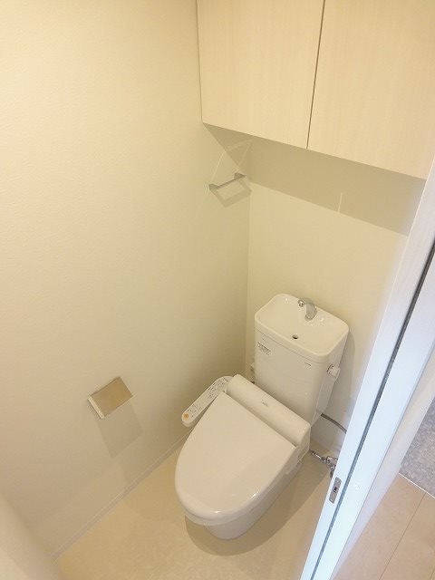 地下鉄烏丸線 北大路駅 徒歩26分 4階建 築13年のトイレ写真