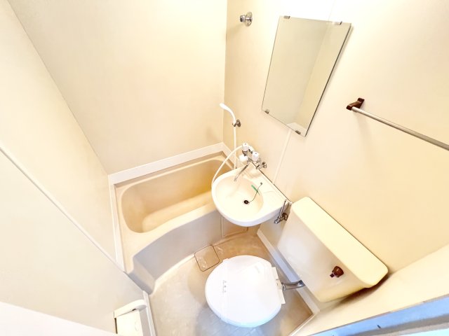 バス・シャワールーム　※別部屋参考写真