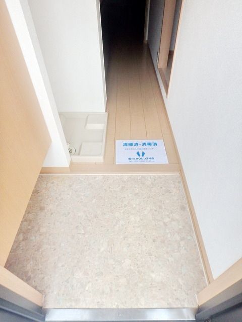 マロンヒルズの玄関写真