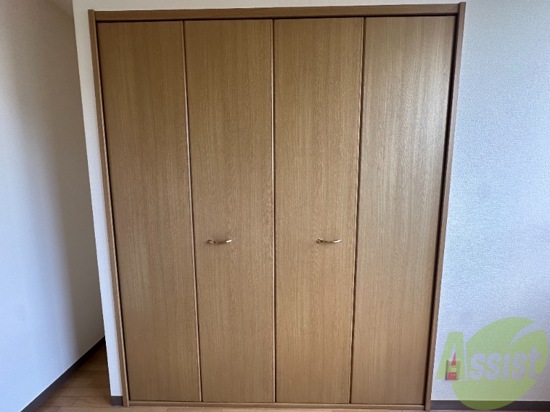 収納　クローゼットはこんな感じです。広さがりそうですね。