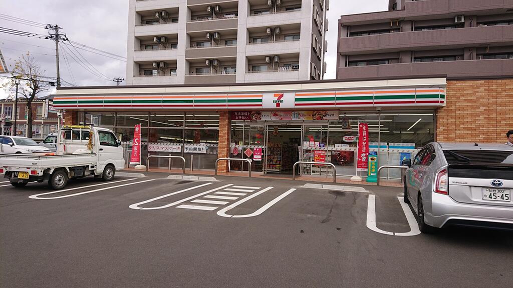 コンビニ　セブンイレブン仙台泉中央3丁目店（コンビニ）まで439m