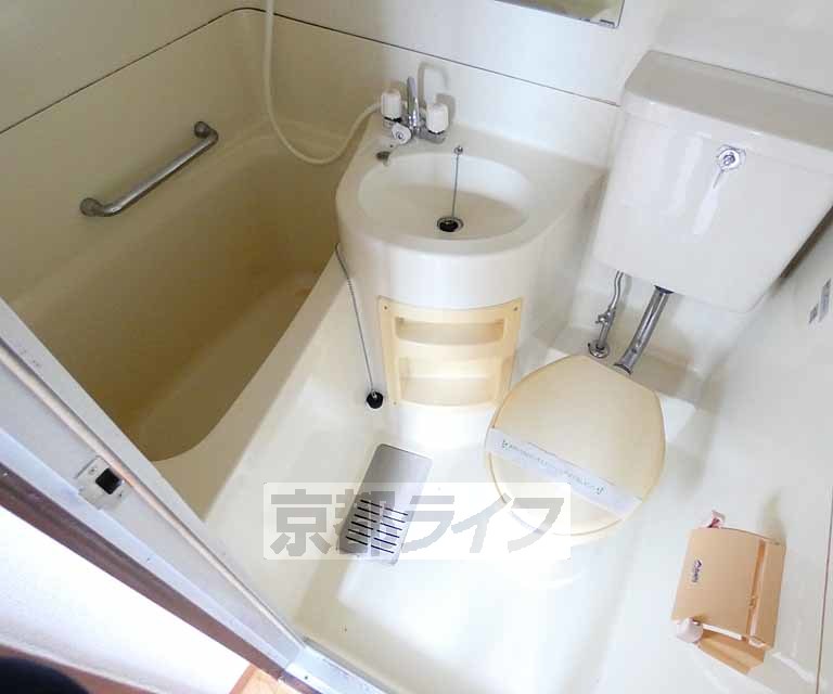 バス・シャワールーム　きれいなユニットバスです