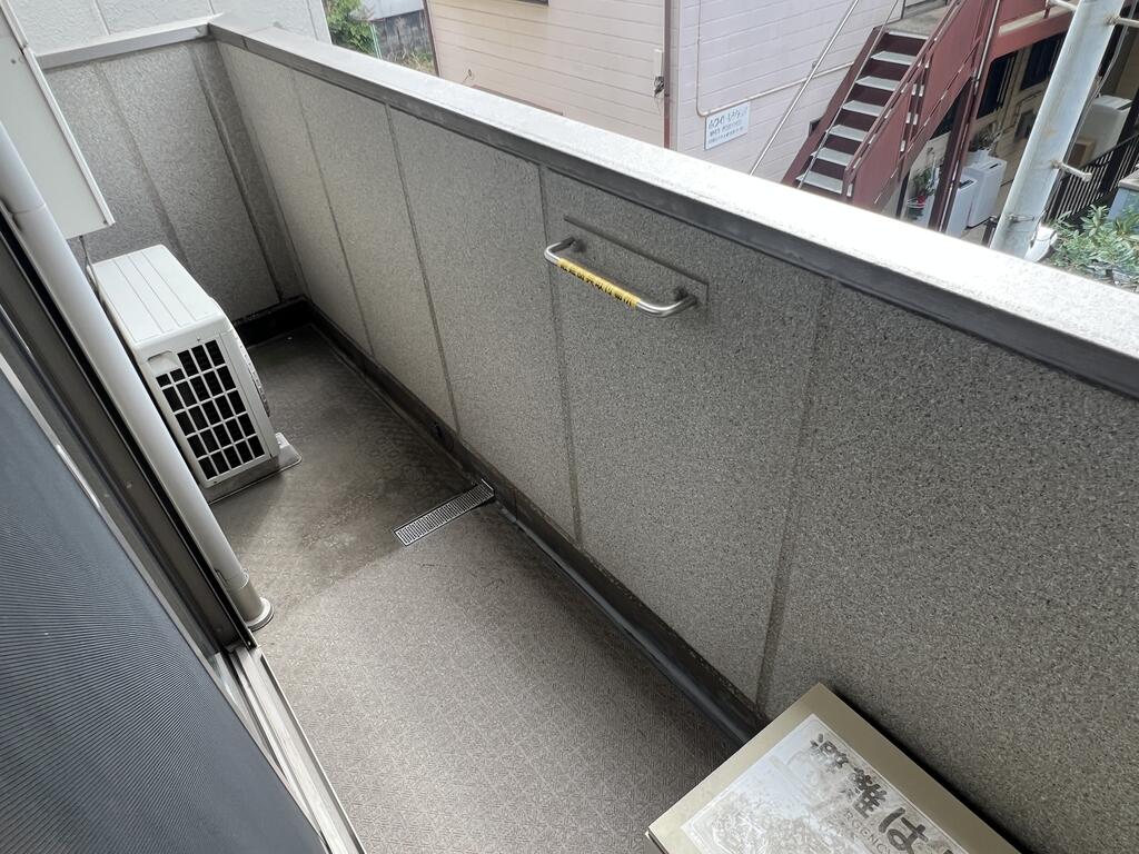 バルコニー　※別号室の参考写真となります。