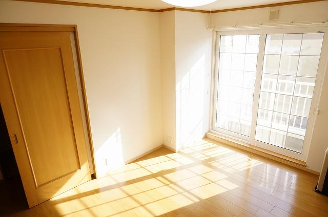 ルミエールの居間写真