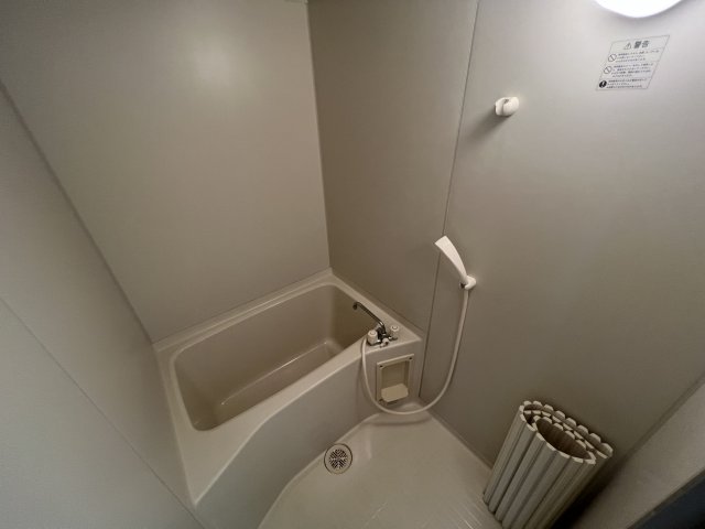 バス・シャワールーム　シンプルで機能的なユニットバスです！