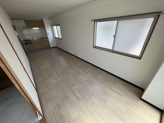 居室・リビング　角部屋住戸で過ごしやすく、おすすめです。