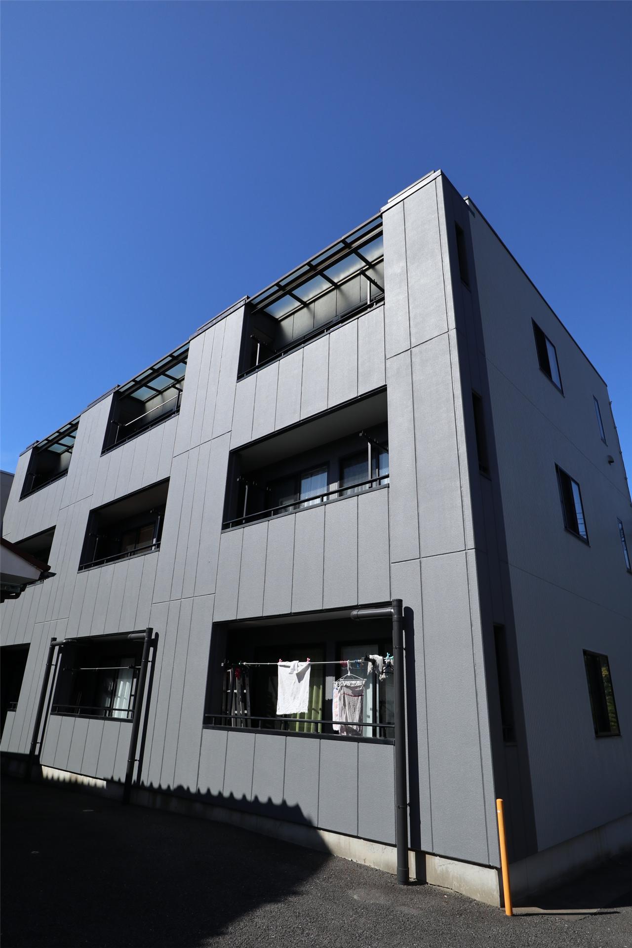 東急田園都市線 溝の口駅 バス乗車時間：14分 最寄りバス停で下車 徒歩5分 築22年