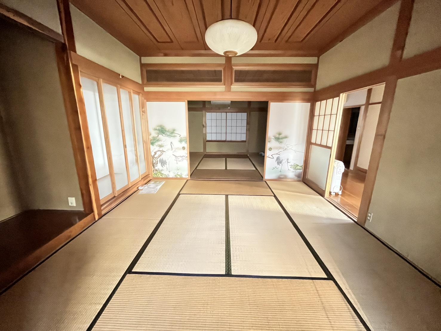 青山8丁目貸家の居間写真