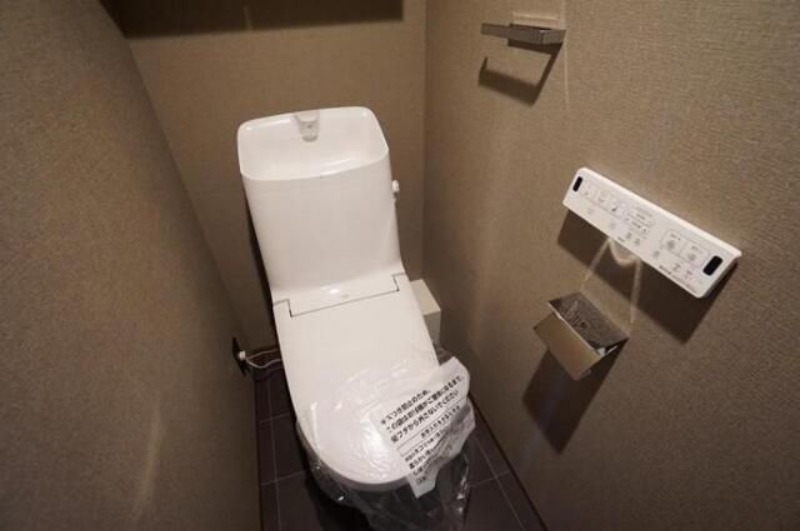 東急東横線 学芸大学駅 徒歩13分 4階建 築3年のトイレ写真