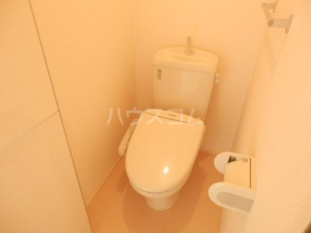 シェドゥーヴルのトイレ写真