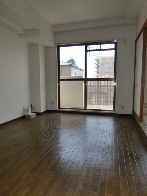 居室・リビング　明るいお部屋だと気持ちも上がりますね