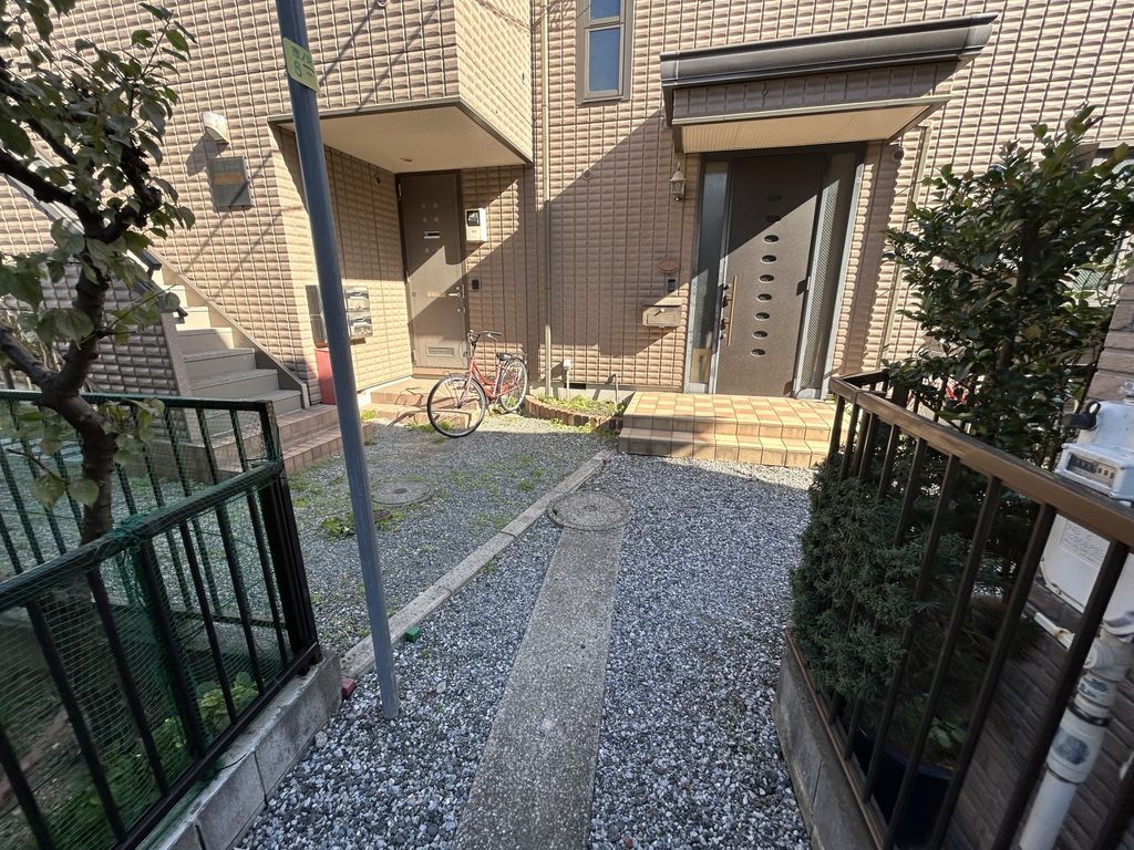 エントランス　庭